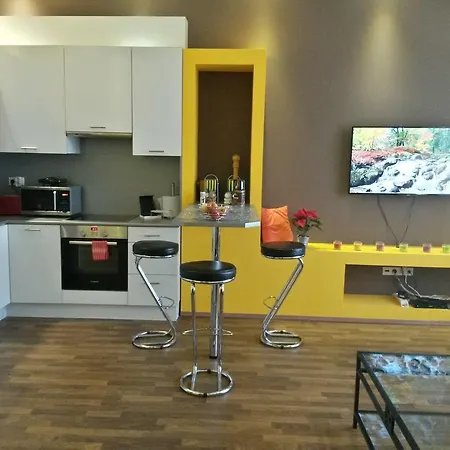 Nozzi * Budapest