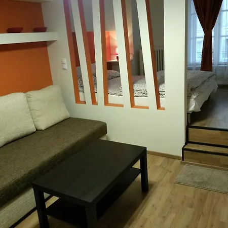 Nozzi Budapest