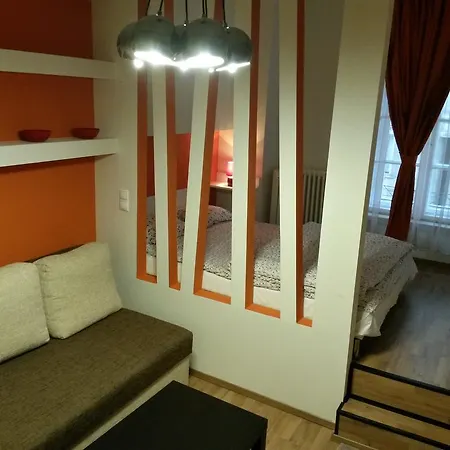 Nozzi * Budapest